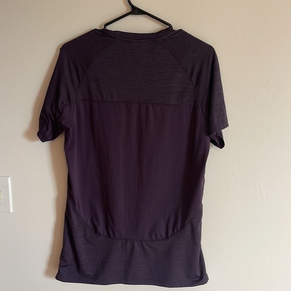 Deep purple Gymshark dry fit gym shirt with mesh detailing on the sides & back - Picture 6 of 6